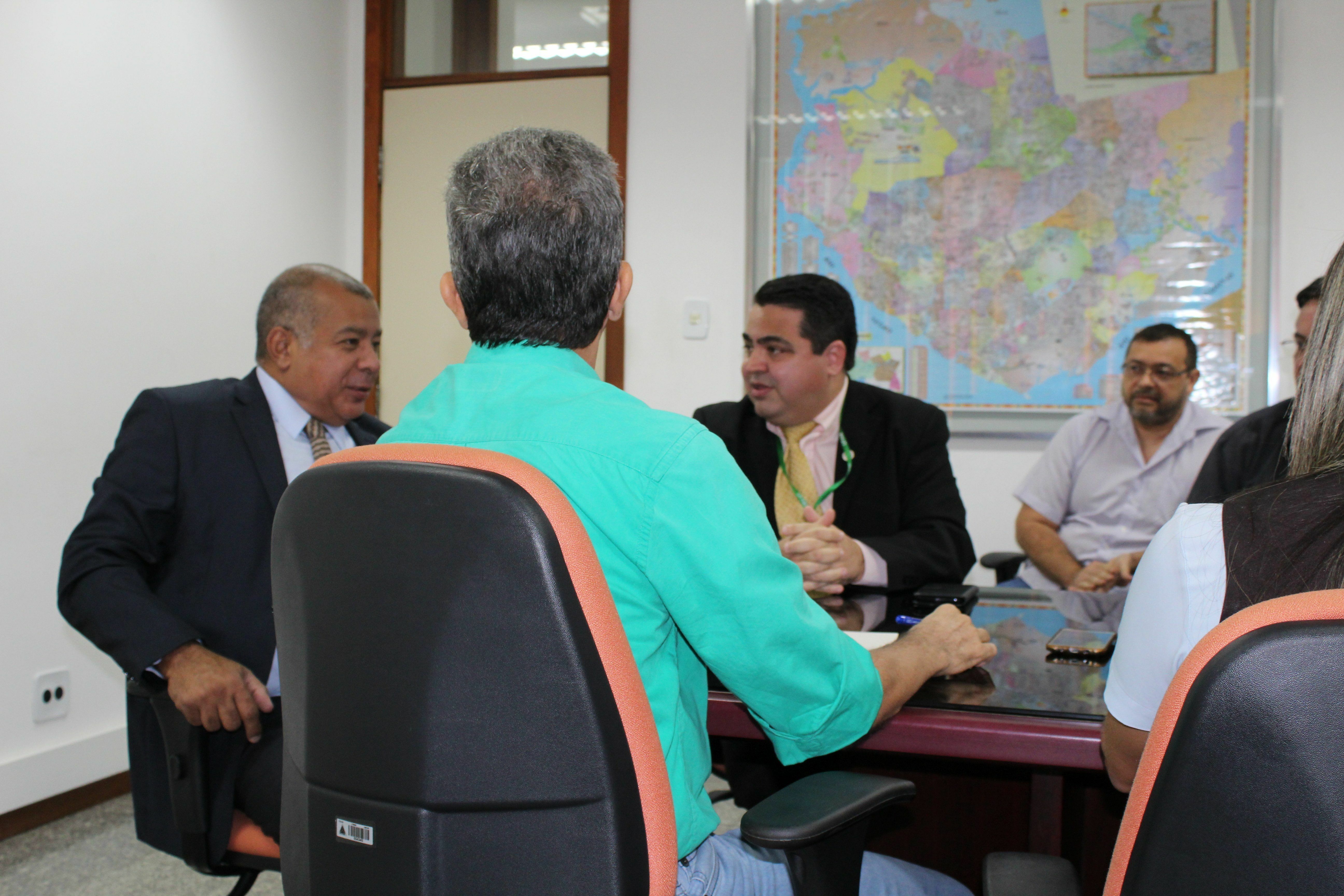 Ufam busca parceria para manutenção de investimentos em pesquisa
